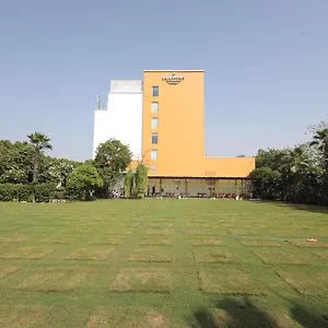 Hotel Country & By Radisson, Gurugram Sohna R